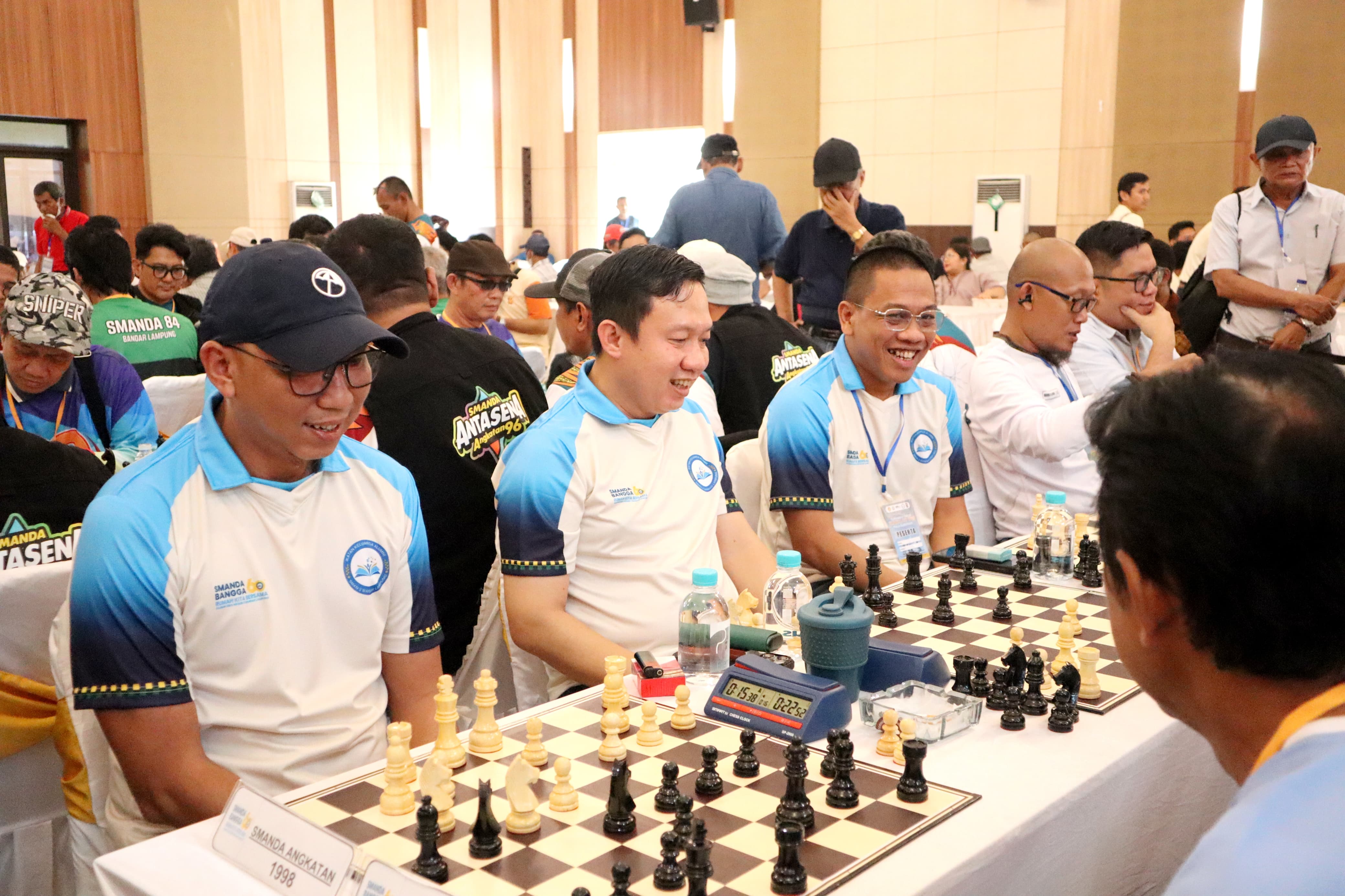 Gubernur Lampung dan Kapolda Adu Strategi di Pembukaan Turnamen Catur SMANDA CUP 2025